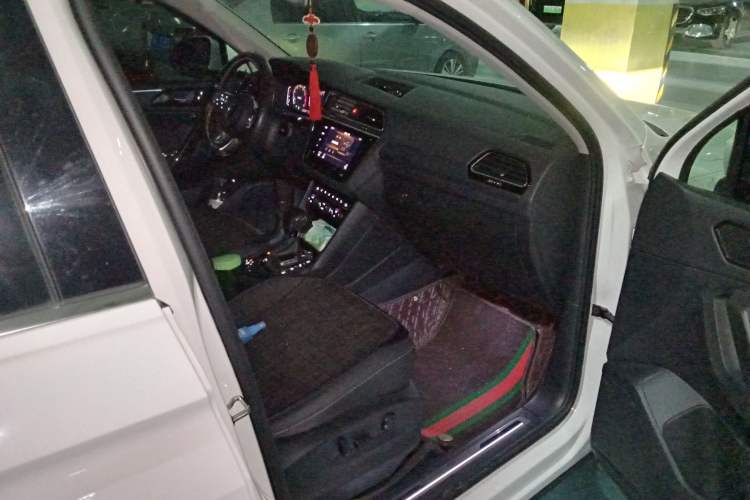 Used Volkswagen Tiguan L 2021 380TSI Automatic All-Wheel Drive R-Line Comfort Plus 7-Seater
