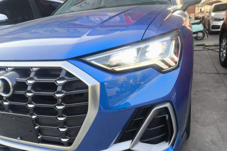 Used Audi Q3 2019 35 TFSI Advanced Dynamic Edition
