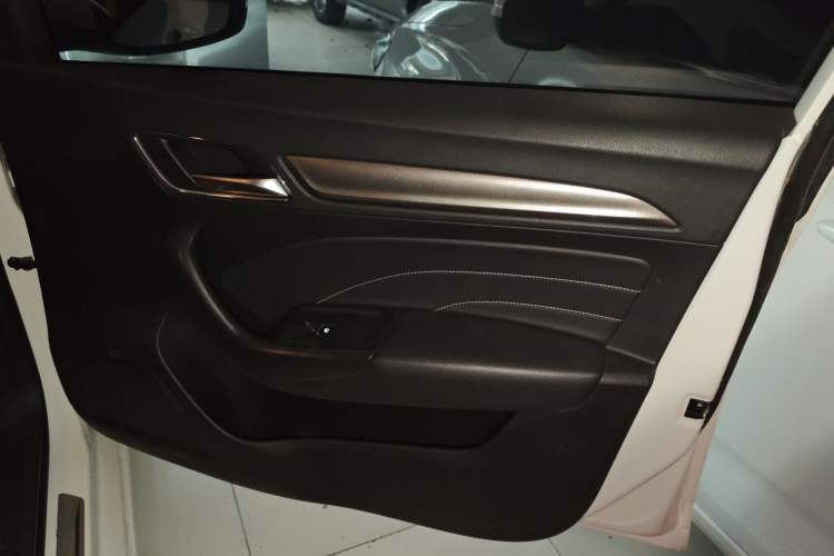 Used Roewe i6 2020 PLUS 1.6L CVT 4G Connected Glory Flagship Edition
