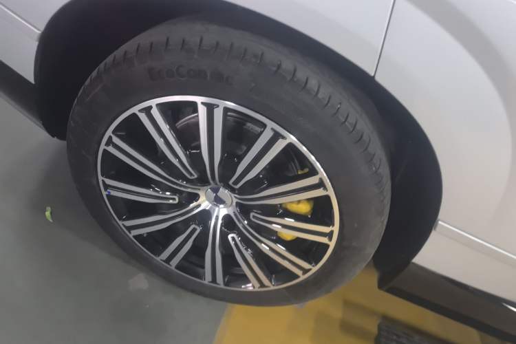 Used Denza N9 2025 Prestige Version