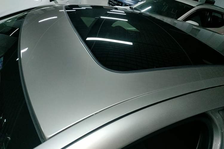 Used BMW 5 Series 2014 520Li Elegant Model
