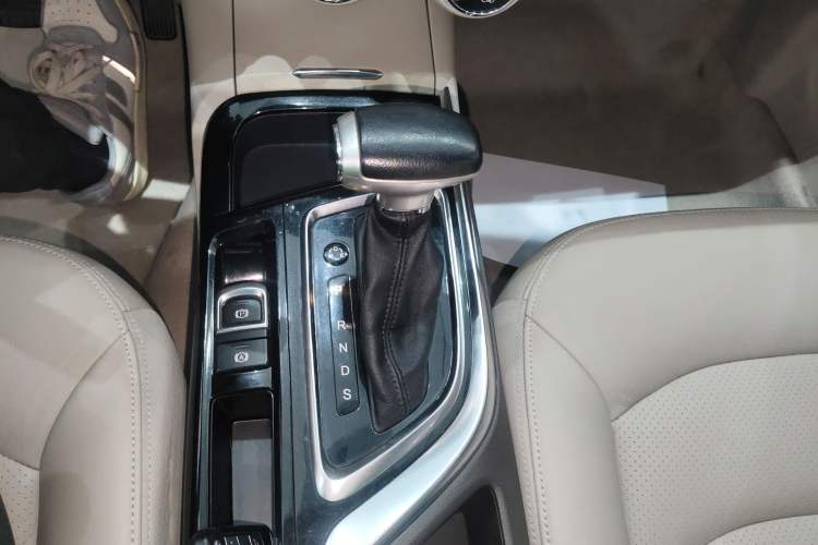 Used GAC Trumpchi GA6 2015 1.8T DCT Luxury Navigation Model
