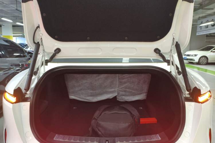 Used  11 2024 630 Rear-Wheel Drive Edition with Three Lasers