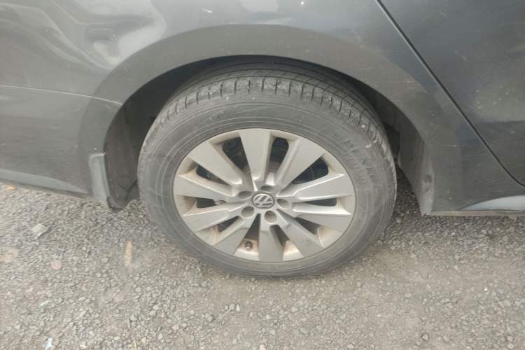 Used Volkswagen Lavida 2013 Restyled Classic 1.6L Manual Comfort Edition