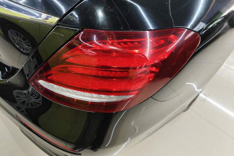 Used Mercedes-Benz E-Class 2019 Restyled E 300 L Sporty and Stylish Edition
