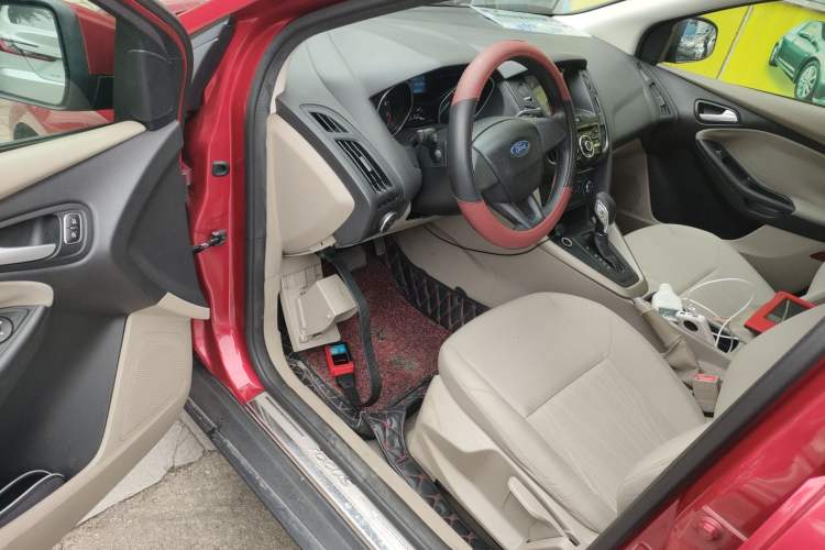 Used Ford Focus 2015 Sedan 1.6L Automatic Comfort Model
