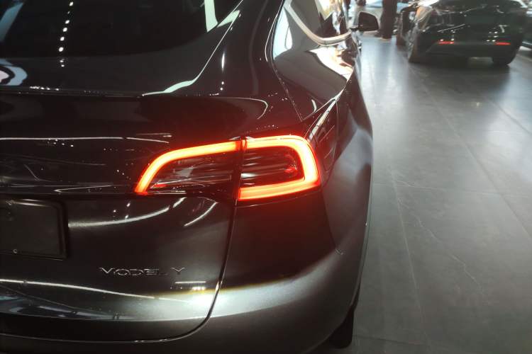 Used Tesla Model Y 2024 Rear-Wheel-Drive Version