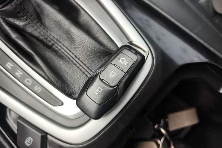 Used Ford Edge 2016 EcoBoost 245 Two-Wheel-Drive Titanium 7-Seater