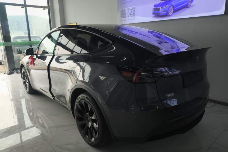 Used Tesla Model Y 2021 Long-Range All-Wheel-Drive Version