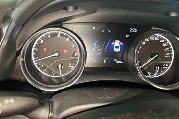 Used Toyota Camry 2021 2.0G Luxury Edition
