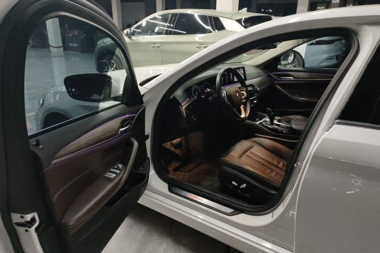 Used BMW 5 Series 2019 530Li Leading Model Luxury Package
