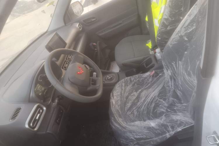 Used Wuling Hongguang New Energy 2024 All-Electric Model 300KM Standard Version
