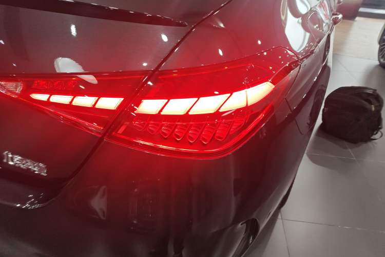 Used Mercedes-Benz C-Class 2024 Facelifted C-Class 260 L Night Edition Sports Version