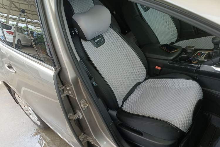 Used Peugeot 3008 2015 2.0L Manual Classic Edition
