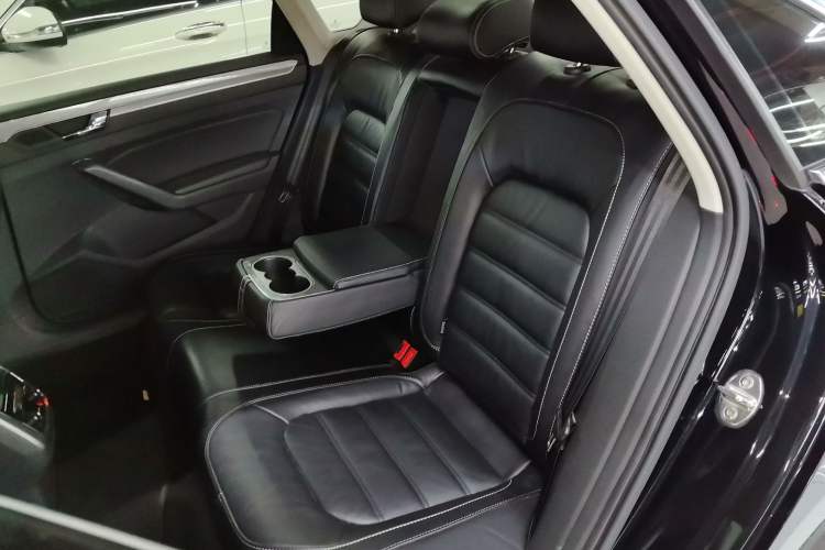 Used Volkswagen Passat 2017 330TSI DSG Luxury Edition
