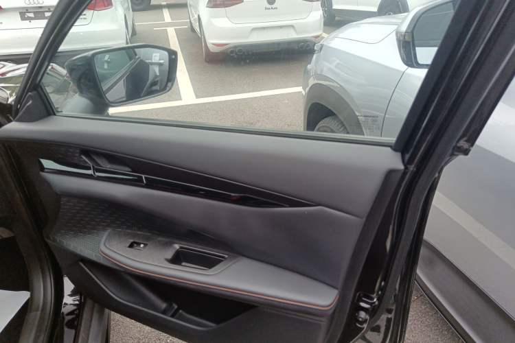 Used Changan UNI-V 2024 1.5T Prestige Sport Edition
