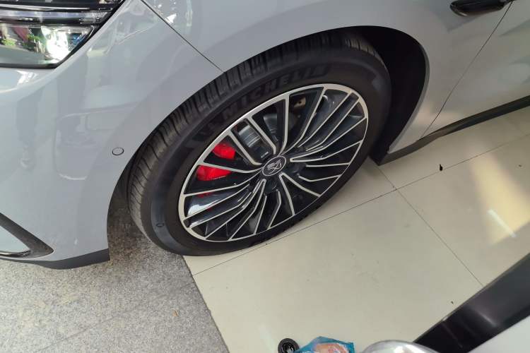 Used BYD Han 2025 EV Intelligent Driving Edition 701KM LiDAR Flagship Model
