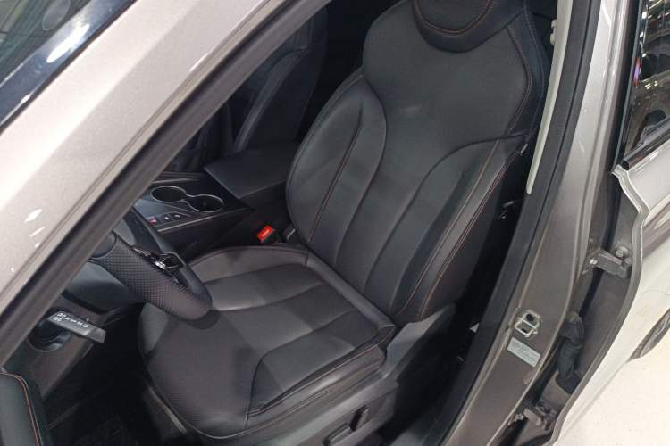 Used Roewe RX5 2023 1.5T Luxury Sliding-Screen Version
