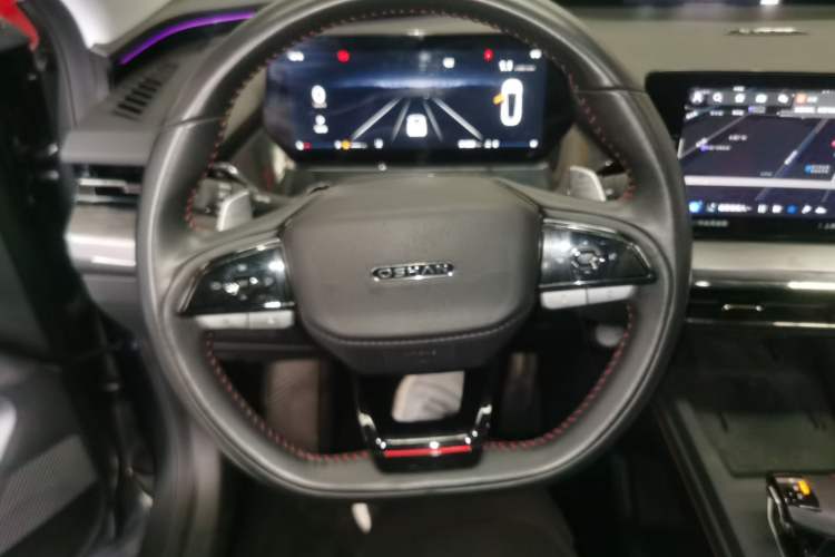 Used Oshan Z6 2022 Blue Whale 1.5T DCT Smart Navigation Model