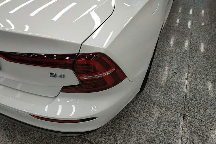 Used Volvo S60 2024 B4 Zhiyi Luxury Edition
