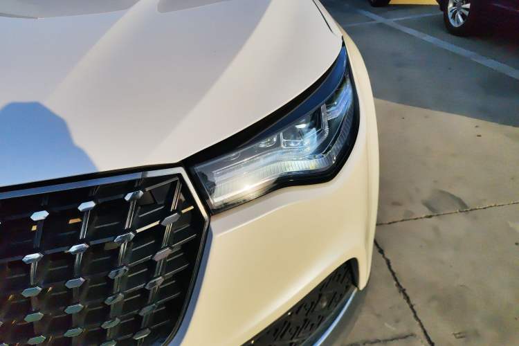 Used Zotye T700 2017 1.8T Dual-Clutch Prestige Model
