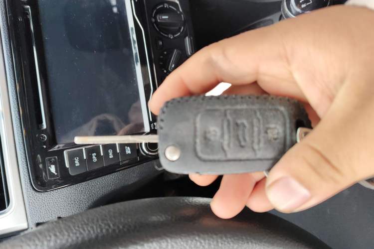 Used Volkswagen Santana 2013 1.4L Manual Comfort Edition
