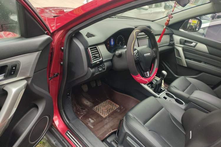 Used Haval H2 2017 Red-Label 1.5T Manual Two-Wheel Drive Luxury Model
