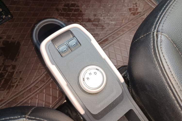 Used Chery QQ Ice Cream 2022 170km Sundae Phosphate Lithium-Ion
