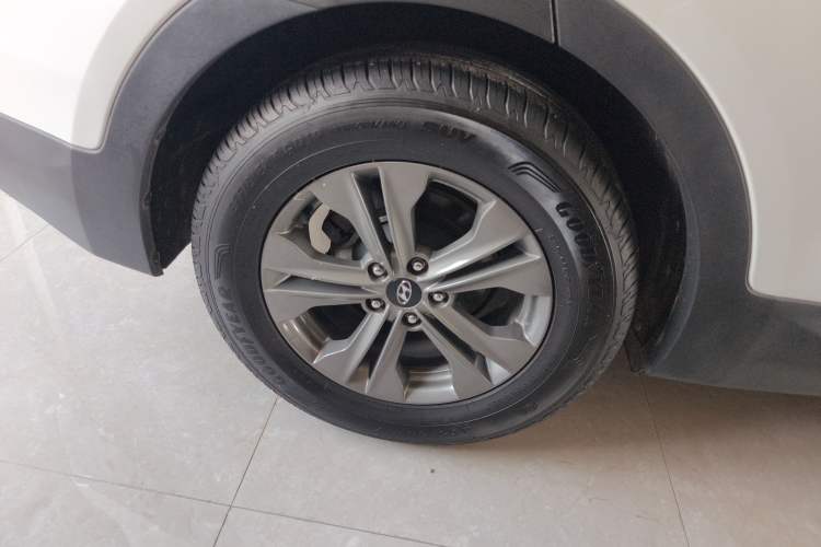 Used Hyundai Santa Fe 2013 2.4L Automatic 2WD Comfort Edition
