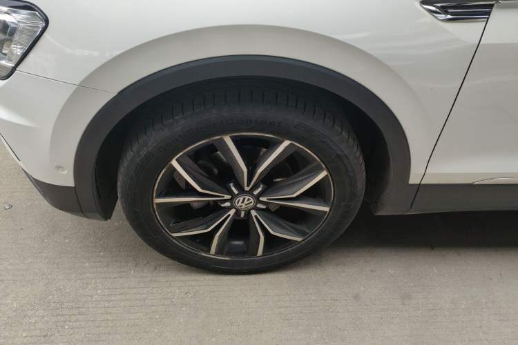 Used Volkswagen Tiguan L 2019 330TSI Automatic Two-Wheel Drive Smart Luxury Version China V Emission Standard