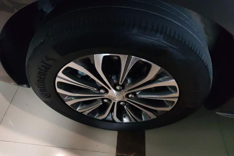 Used Buick GL8 2023 Land Business Class Smart Deluxe Model
