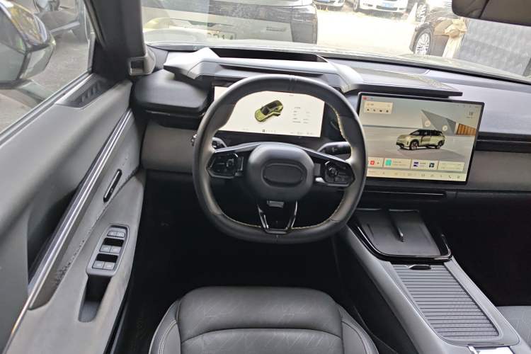 Used Lynk & Co 08 EM-P 2023 220km All-Wheel-Drive Performance Halo
