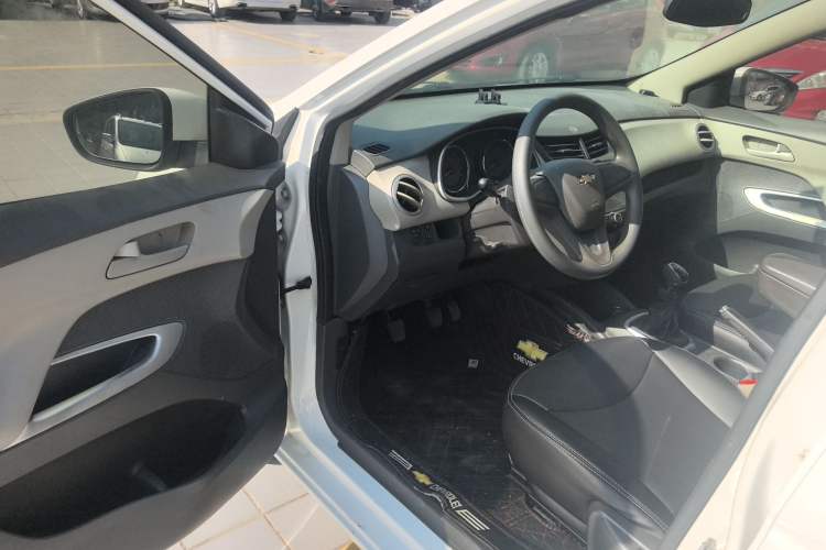 Used Chevrolet Sail 2015 Sail 3 1.5L Manual with Ideal Sunroof Edition