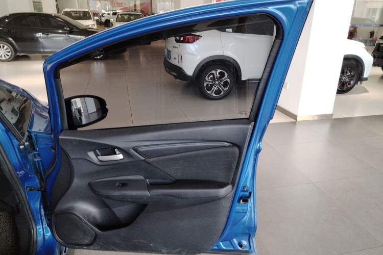 Used Honda Fit 2016 1.5L LXS CVT Comfort Sunroof Version
