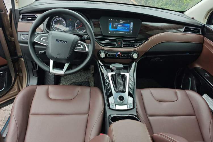 Used TRAUM S70 2018 1.5T Automatic Comfort Model 7 Seats
