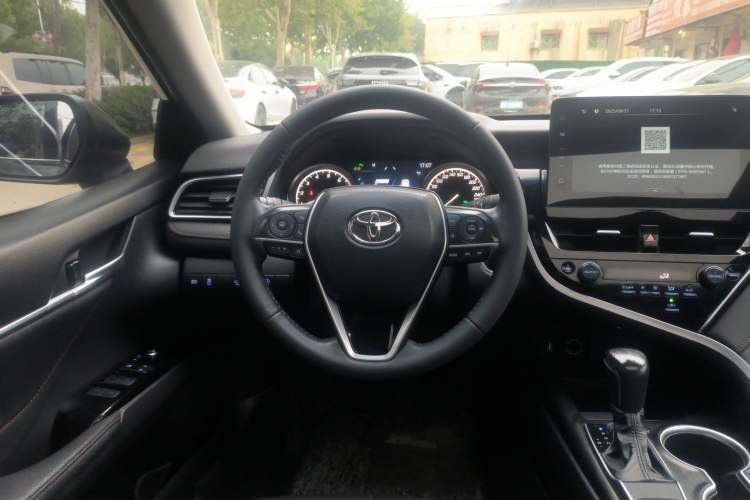 Used Toyota Camry 2021 2.0G Luxury Edition
