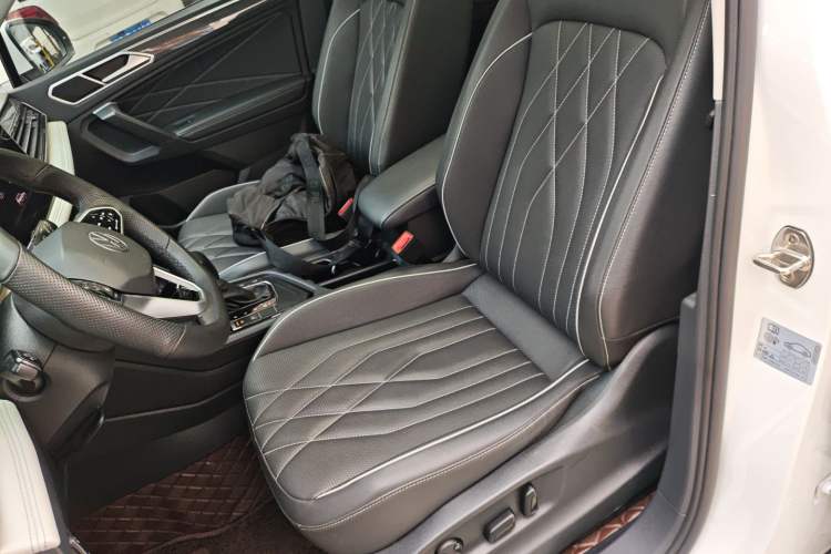 Used Volkswagen Tiguan L 2023 330TSI Automatic Two-Wheel Drive R-Line Enjoyment Edition
