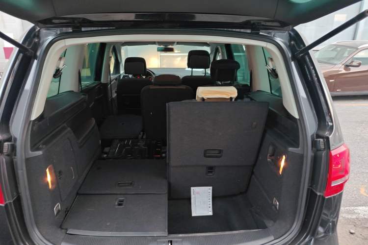 Used Volkswagen Sharan 2014 2.0 TSI Standard Model
