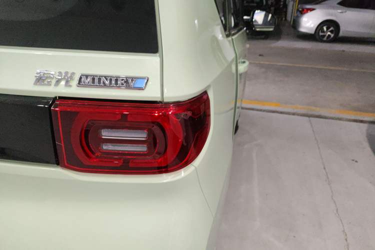 Used Wuling Hongguang MINIEV 2021 Macaron Premium Model – Lithium Iron Phosphate
