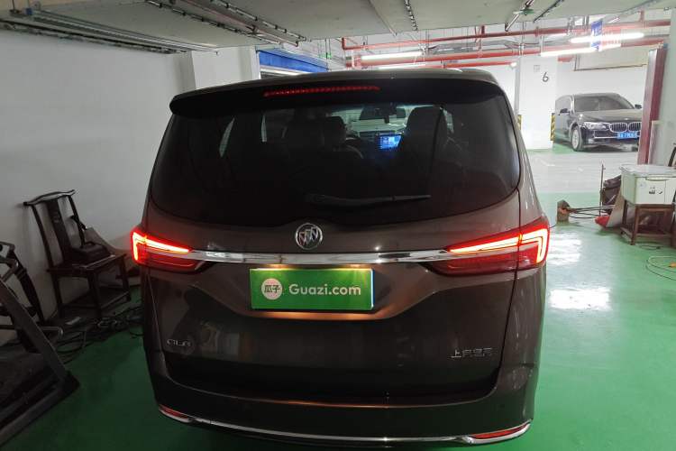 Used Buick GL8 2023 Land Executive Class Comfort Model
