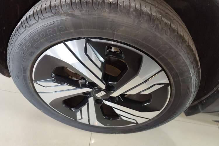 Used  E5 2024 530km Starship Edition