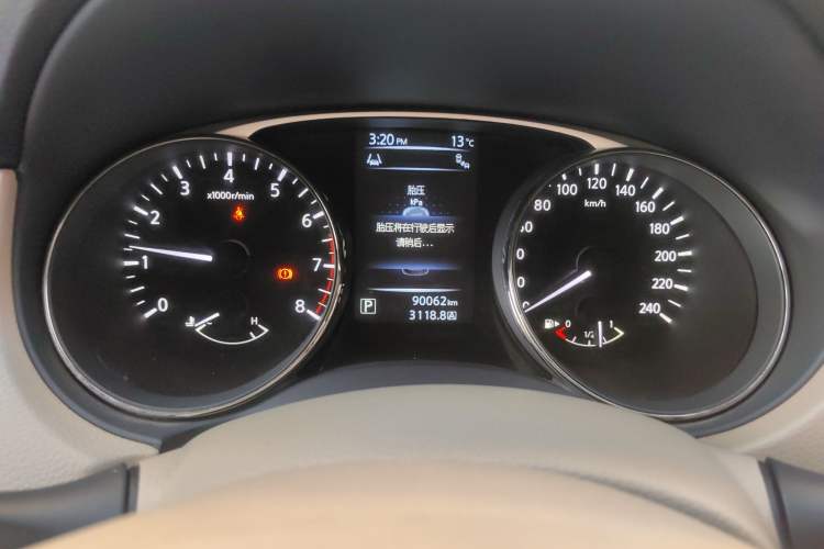 Used Nissan X-Trail 2014 2.5L CVT Luxury Edition 4WD
