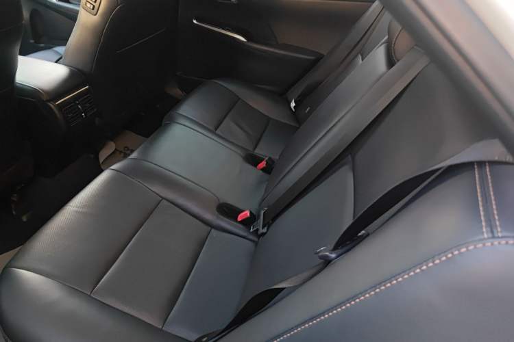 Used Toyota Camry 2016 2.0G 10th Anniversary Leading Edition
