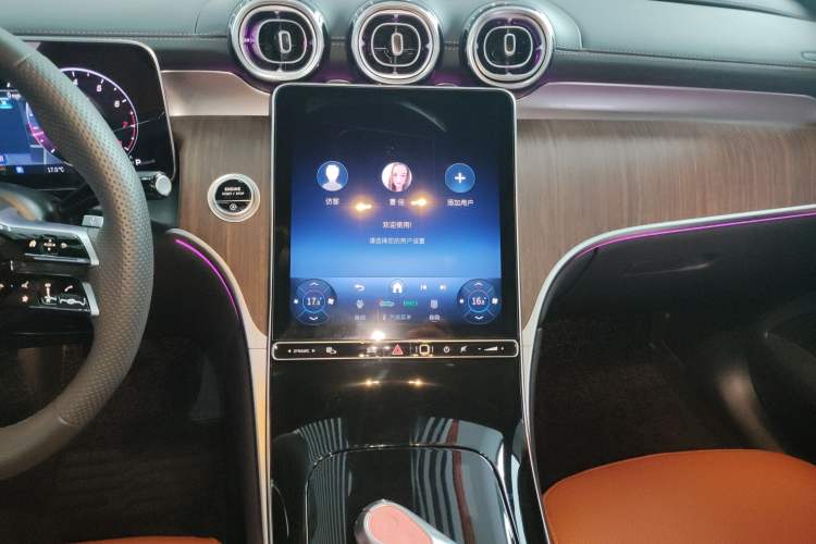 Used Mercedes-Benz GLC 2025 GLC 300 L 4MATIC Dynamic Model 5 Seats
