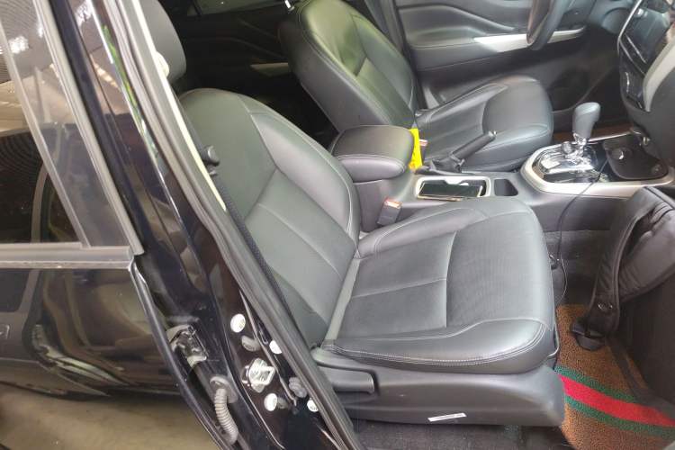 Used Nissan Terra 2020 2.5L XL Upper Automatic Two-Wheel Drive Luxury Edition
