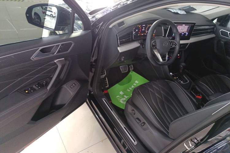 Used Volkswagen Tiguan L 2022 330TSI Automatic Two-Wheel Drive R-Line Enhanced Edition
