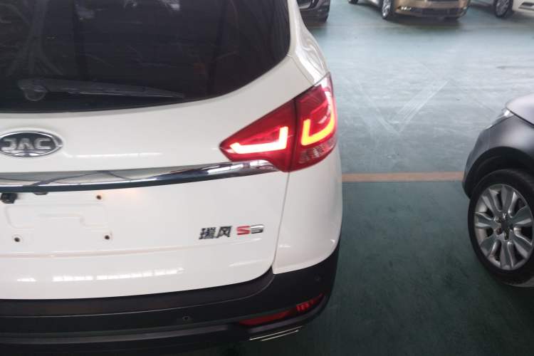 Used  Refine S3 2017 1.5L Manual Luxury Model
