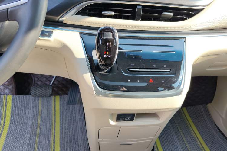 Used Buick GL8 2023 Land Executive Class 652T Luxury Model