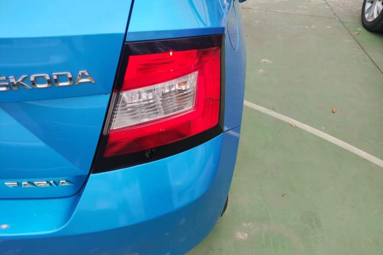 Used Skoda Fabia 2015 1.4L Automatic Front-Drive Model