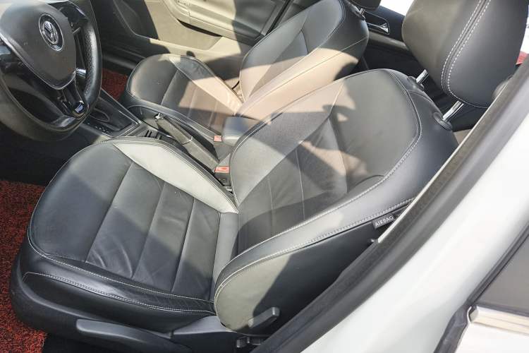 Used Volkswagen Lavida 2015 230TSI DSG Comfort Edition
